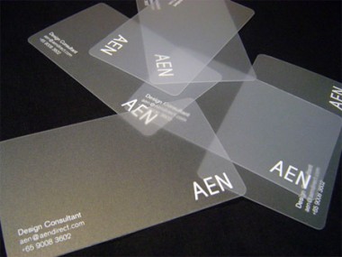 visitenkarten-aus-transluzentem-oder-durchsichtigem-kunststoff