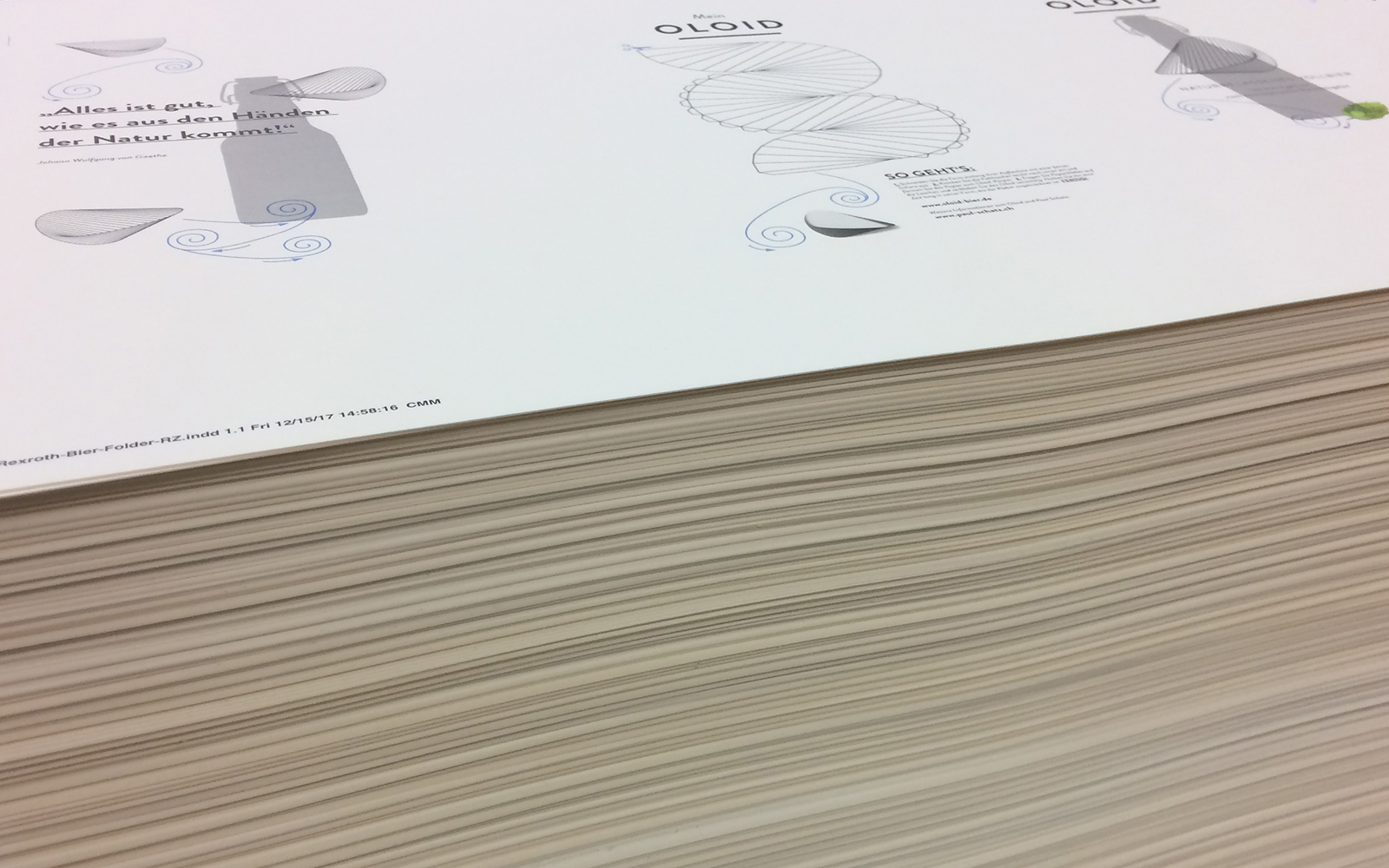 Druckbogen in mehr als 50 verschiedenen Materialien