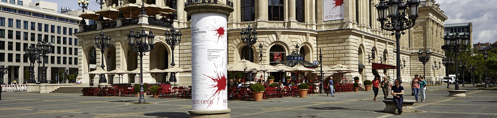 Großflächenplakat Säule Alte Oper Frankfurt