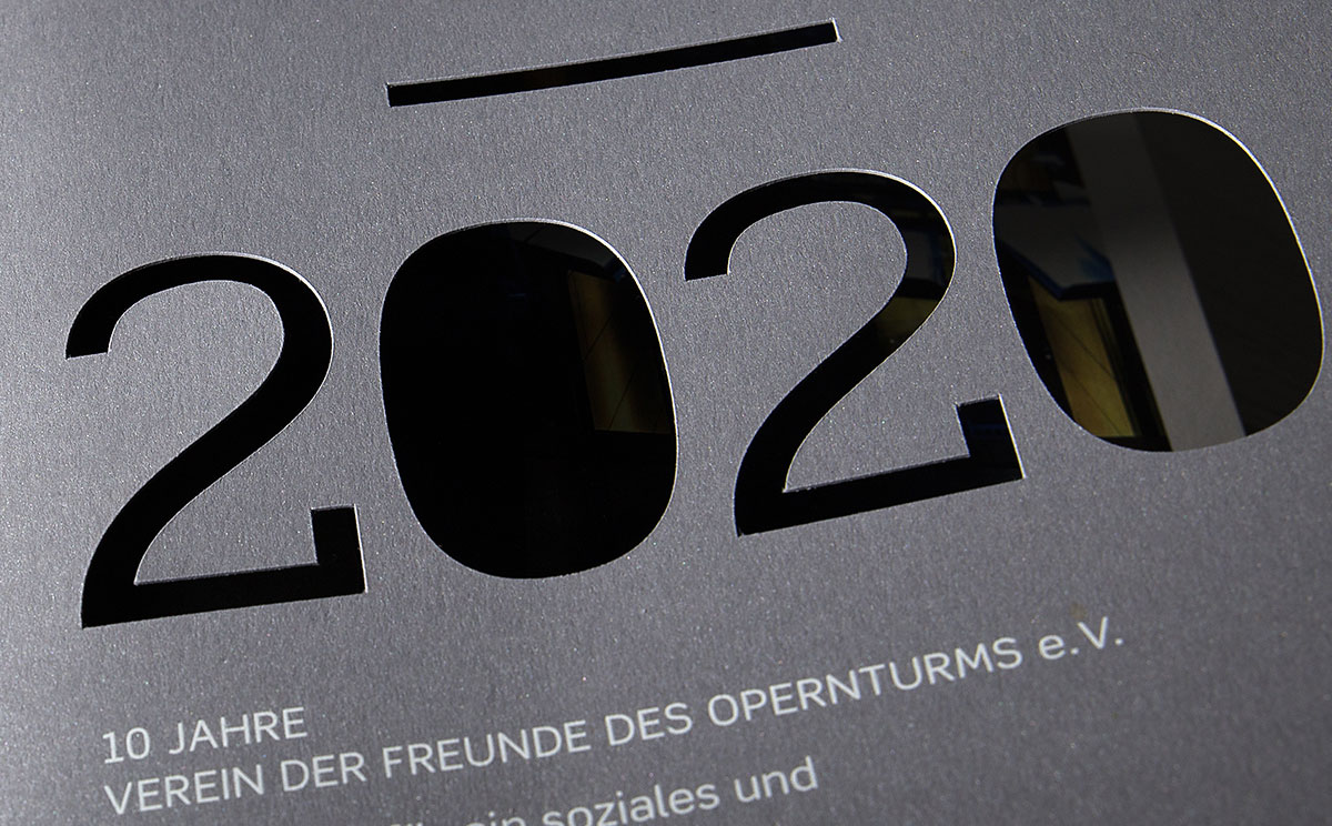 Jahrbuch mit Titelstanzung für das Jahr 2020